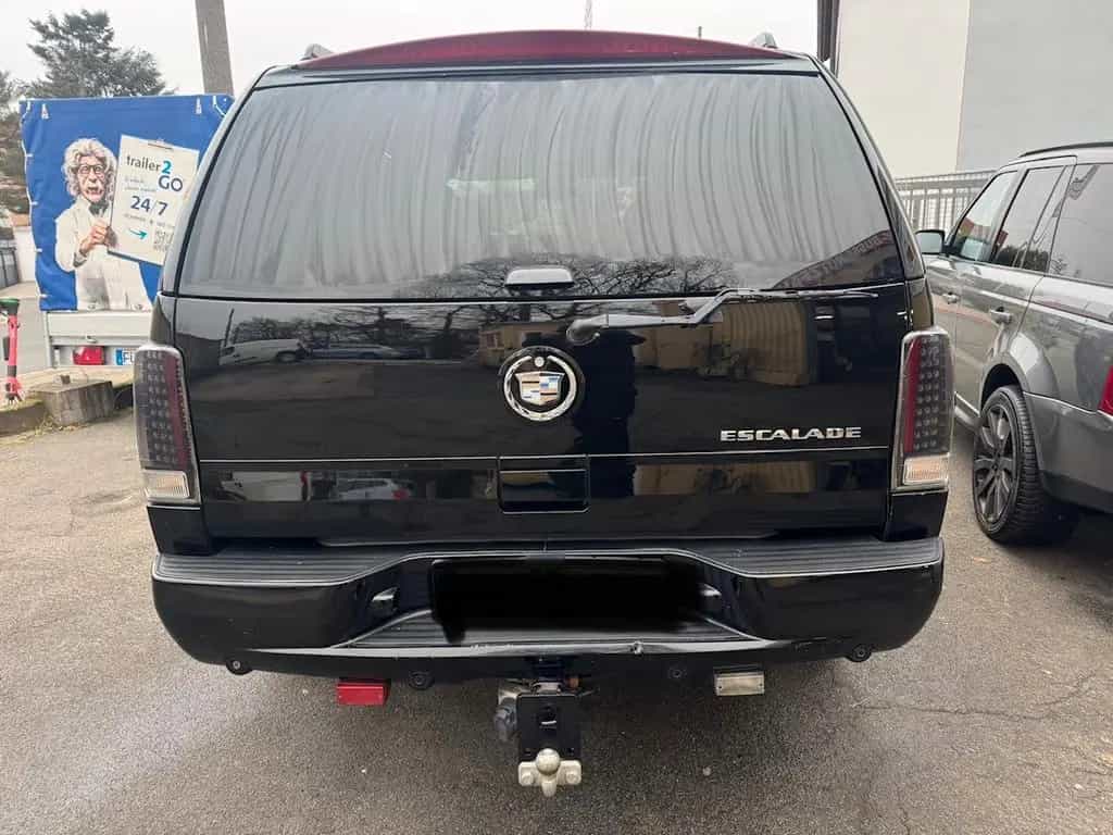 Cadillac Escalade 2005 | Schwarz | 6.0 V8 | Scheckheft 10/2005-photo-3