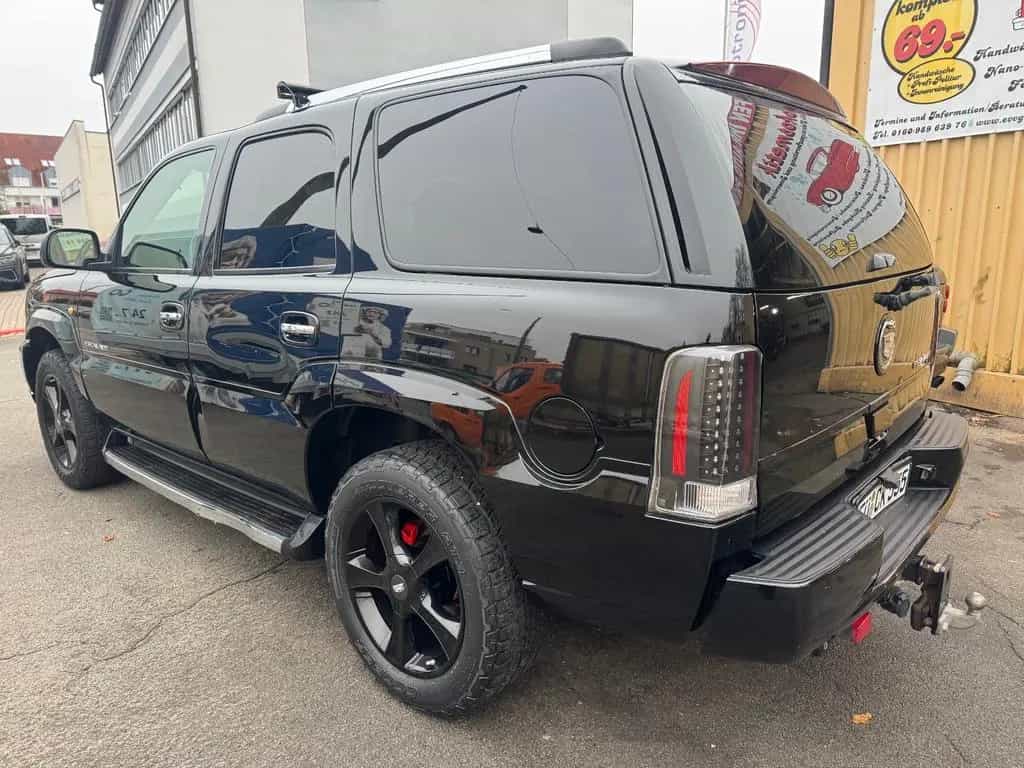 Cadillac Escalade 2005 | Schwarz | 6.0 V8 | Scheckheft 10/2005-photo-4