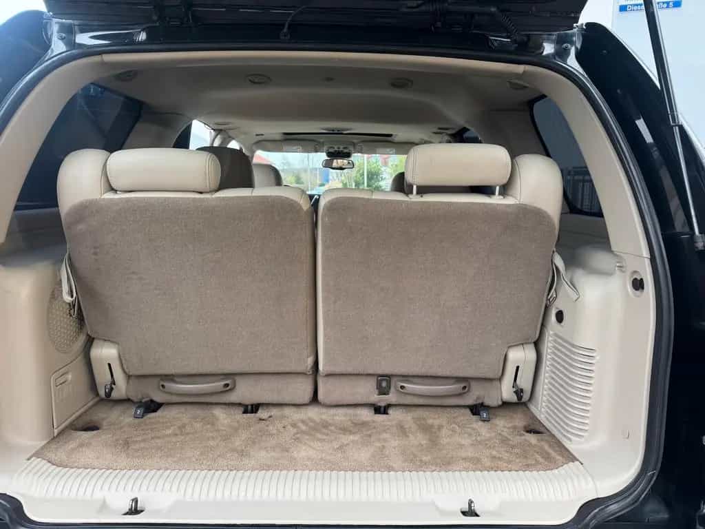 Cadillac Escalade 2005 | Schwarz | 6.0 V8 | Scheckheft 10/2005-photo-7