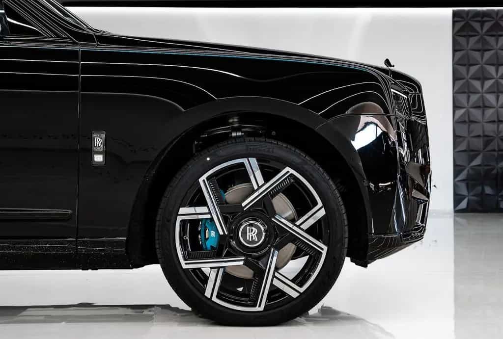 Rolls-Royce Cullinan BLACK BADGE 4 SEATS GUCCI PROD 26 null-photo-21