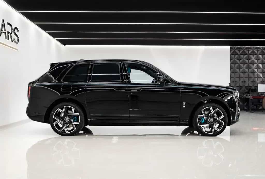 Rolls-Royce Cullinan BLACK BADGE 4 SEATS GUCCI PROD 26 null-photo-22