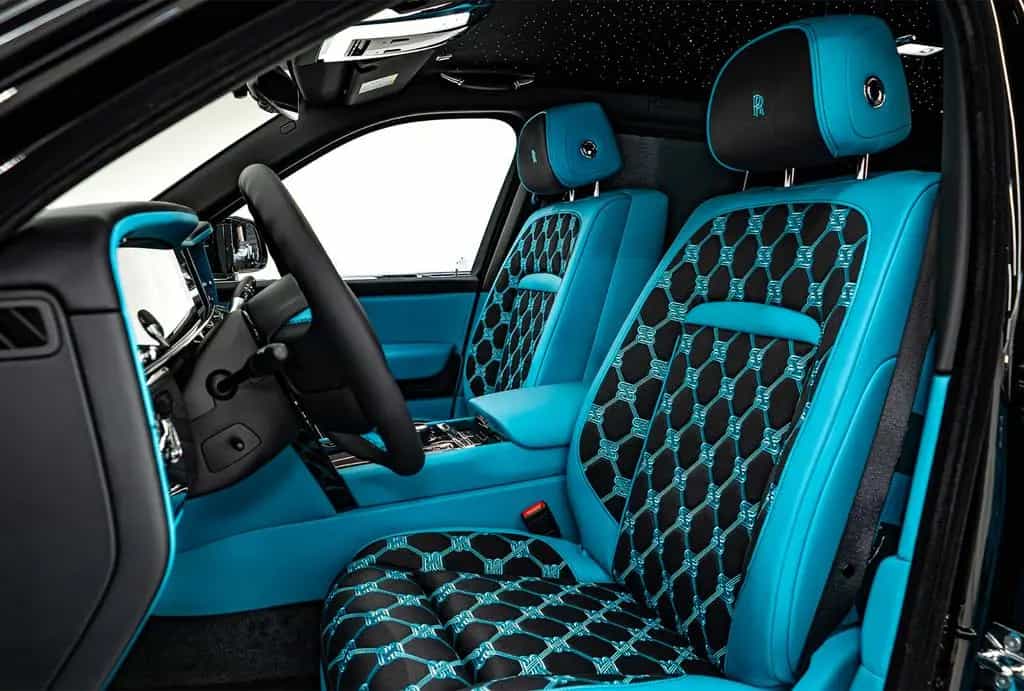 Rolls-Royce Cullinan BLACK BADGE 4 SEATS GUCCI PROD 26 null-photo-4