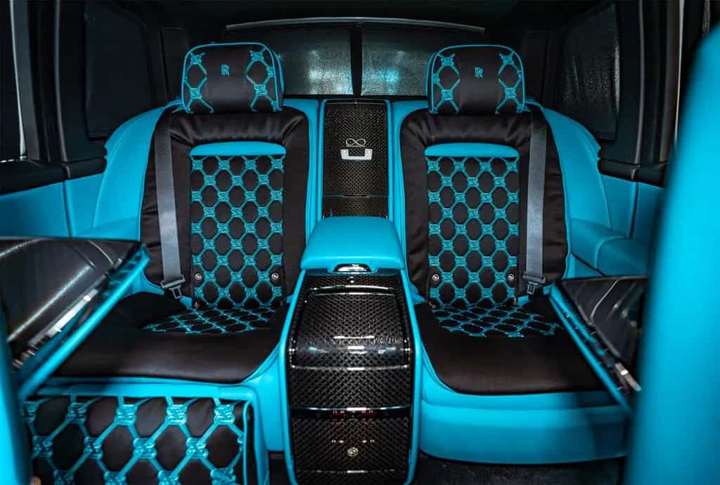 Rolls-Royce Cullinan BLACK BADGE 4 SEATS GUCCI PROD 26 null-photo-5
