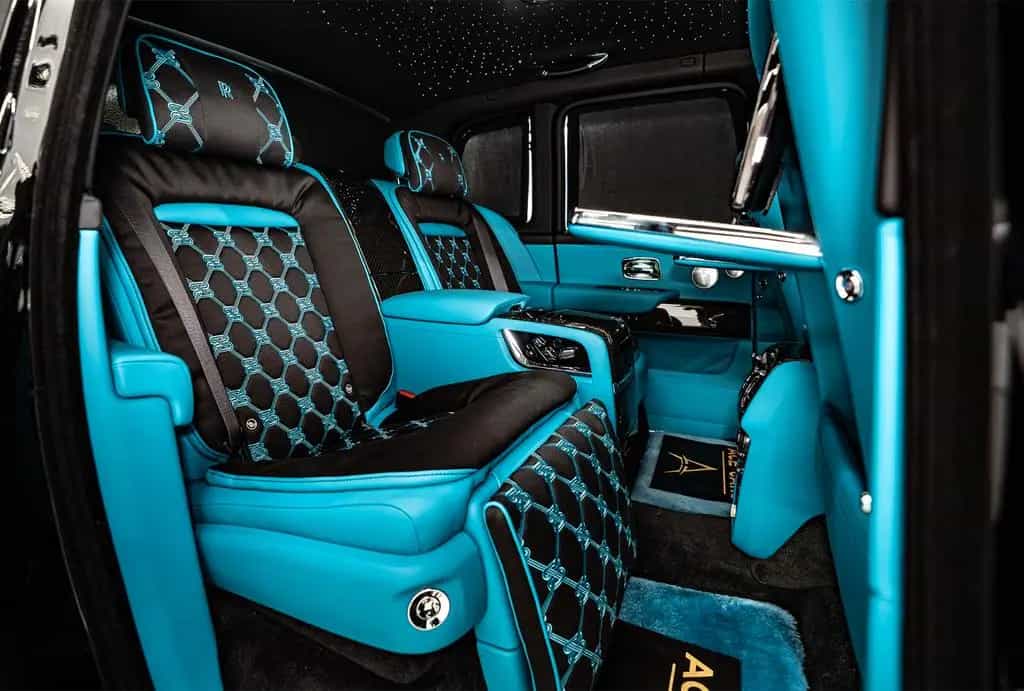 Rolls-Royce Cullinan BLACK BADGE 4 SEATS GUCCI PROD 26 null-photo-6