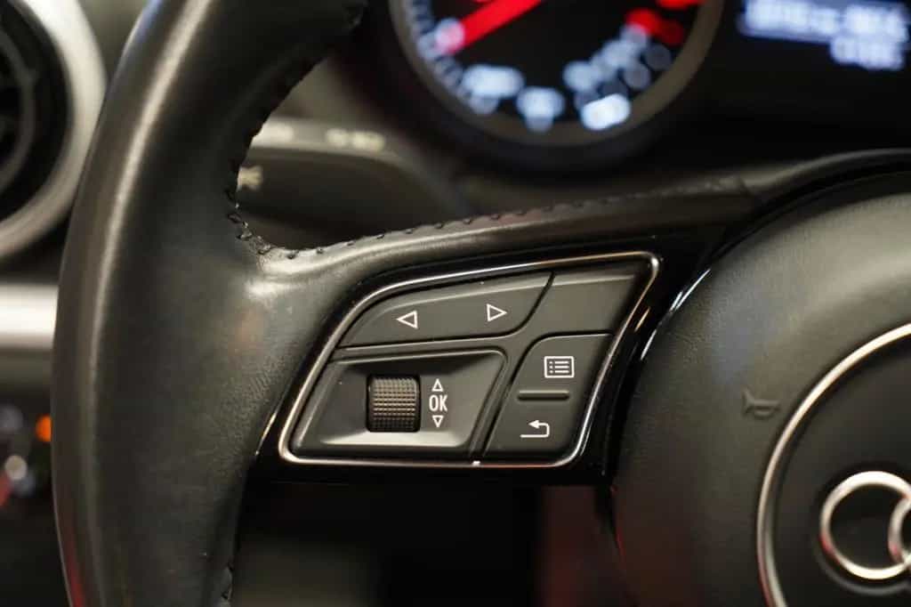 Audi A3 Lim. Sport *2.Hand*Unfallfrei*Sportsitze* 02/2018-photo-22