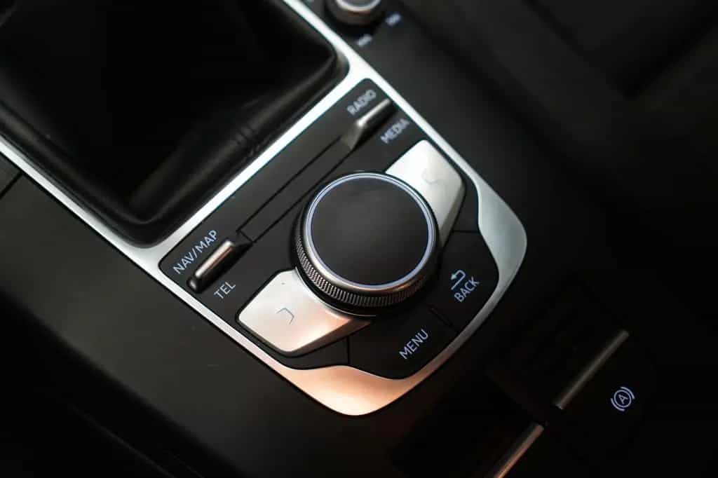 Audi A3 Lim. Sport *2.Hand*Unfallfrei*Sportsitze* 02/2018-photo-26