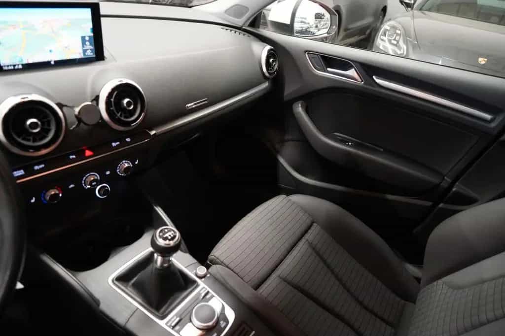 Audi A3 Lim. Sport *2.Hand*Unfallfrei*Sportsitze* 02/2018-photo-27