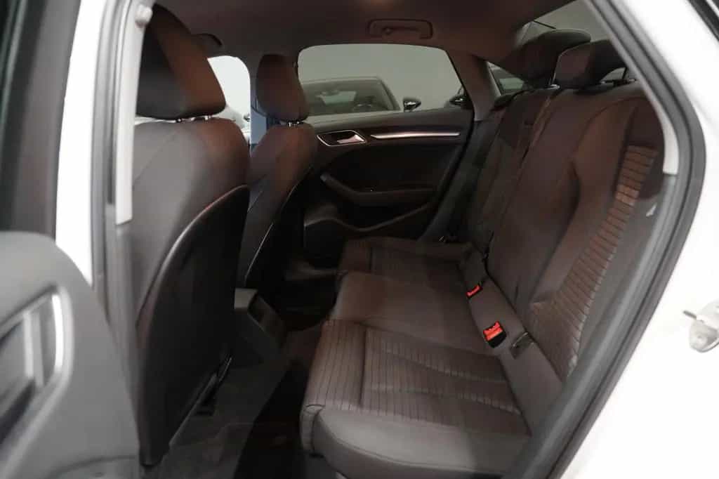 Audi A3 Lim. Sport *2.Hand*Unfallfrei*Sportsitze* 02/2018-photo-28