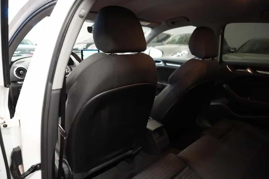 Audi A3 Lim. Sport *2.Hand*Unfallfrei*Sportsitze* 02/2018-photo-29