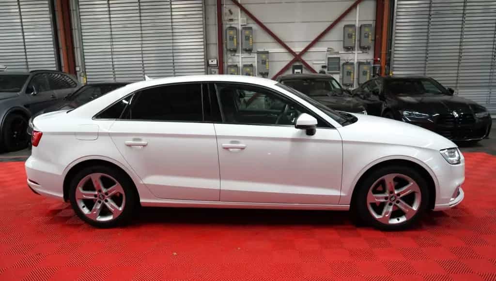 Audi A3 Lim. Sport *2.Hand*Unfallfrei*Sportsitze* 02/2018-photo-3
