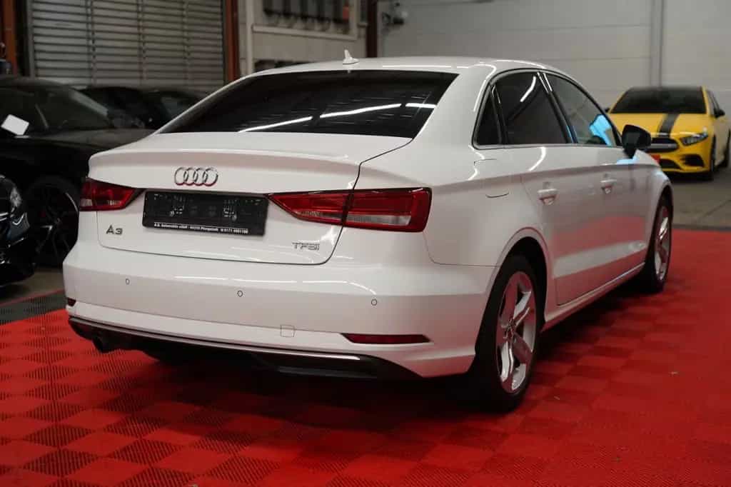 Audi A3 Lim. Sport *2.Hand*Unfallfrei*Sportsitze* 02/2018-photo-6