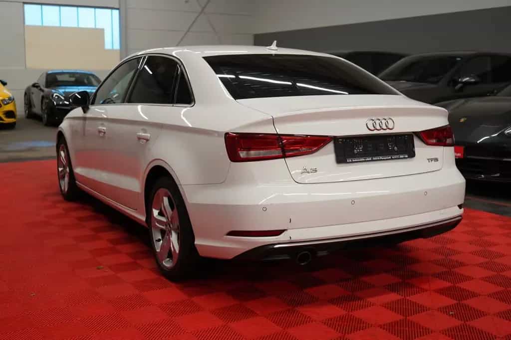 Audi A3 Lim. Sport *2.Hand*Unfallfrei*Sportsitze* 02/2018-photo-8
