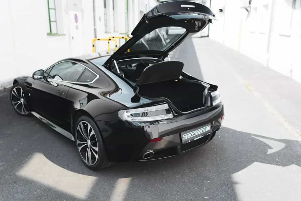 Aston Martin V12 Vantage Carbon Black Edition *MwSt / Manual* 07/2010-photo-27