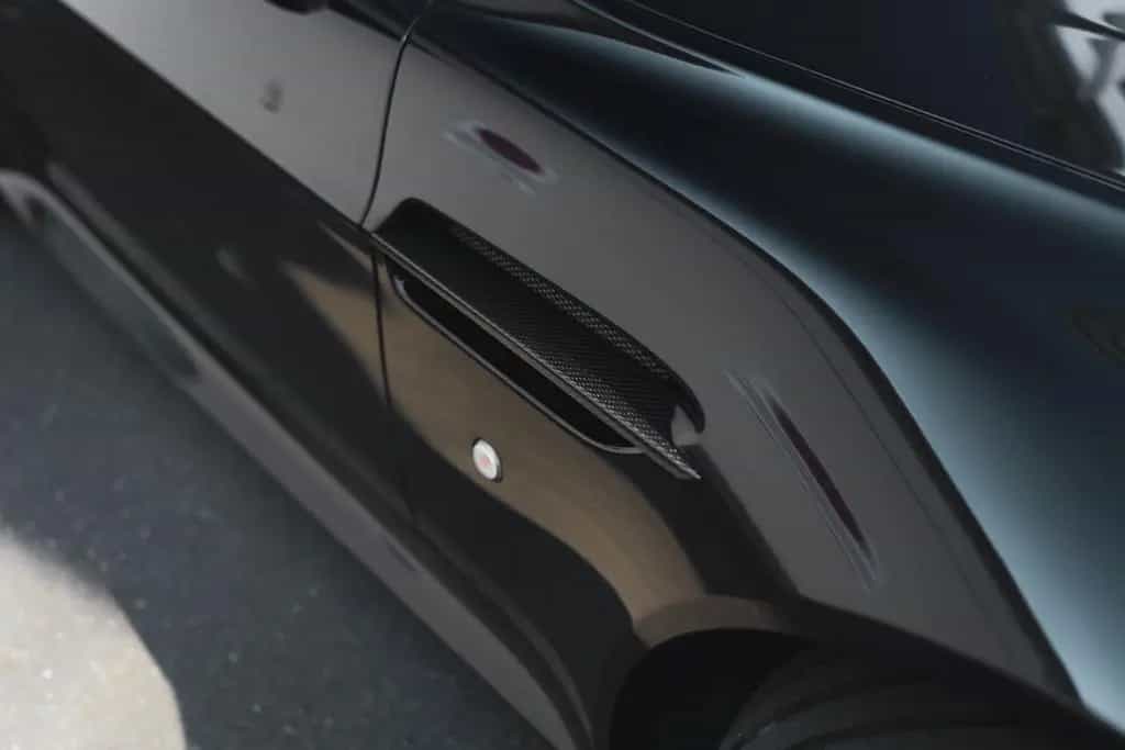 Aston Martin V12 Vantage Carbon Black Edition *MwSt / Manual* 07/2010-photo-4