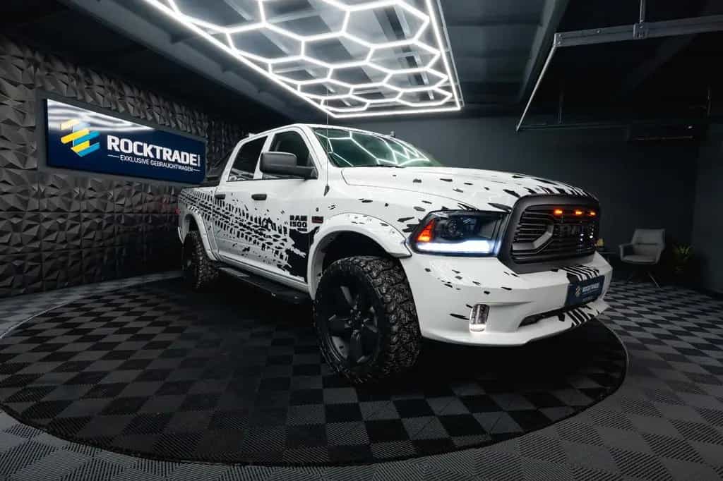 Dodge RAM 5.7 V8 HEMI 4x4 OFFROAD Night-Paket *LED*AHK 10/2021-photo-10
