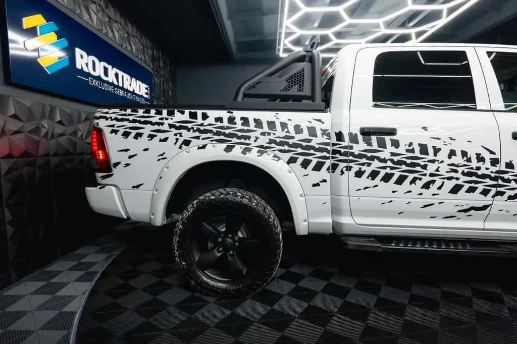 Dodge RAM 5.7 V8 HEMI 4x4 OFFROAD Night-Paket *LED*AHK 10/2021-photo-12