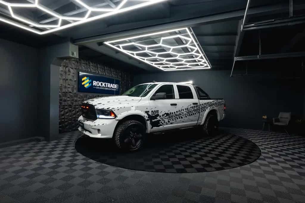Dodge RAM 5.7 V8 HEMI 4x4 OFFROAD Night-Paket *LED*AHK 10/2021-photo-1