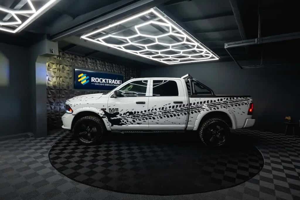 Dodge RAM 5.7 V8 HEMI 4x4 OFFROAD Night-Paket *LED*AHK 10/2021-photo-21