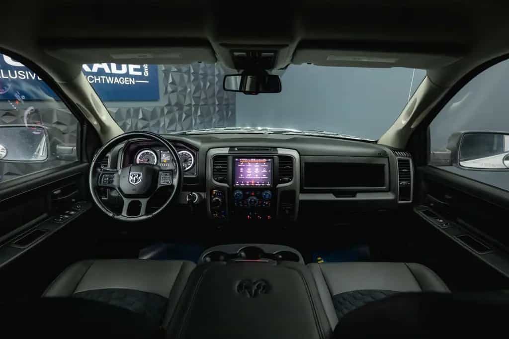 Dodge RAM 5.7 V8 HEMI 4x4 OFFROAD Night-Paket *LED*AHK 10/2021-photo-22