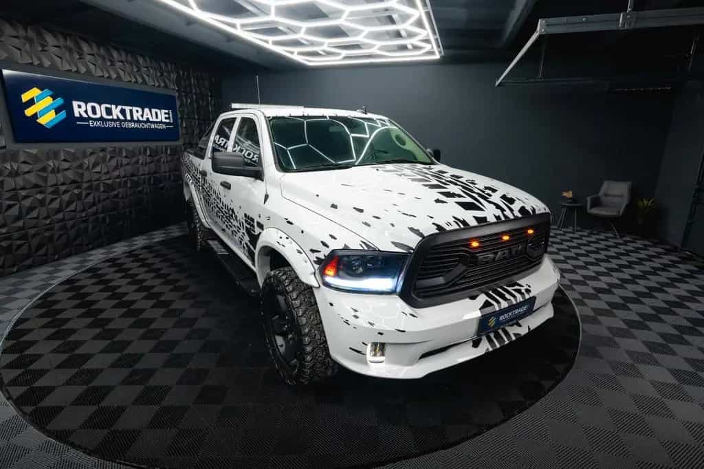 Dodge RAM 5.7 V8 HEMI 4x4 OFFROAD Night-Paket *LED*AHK 10/2021-photo-7