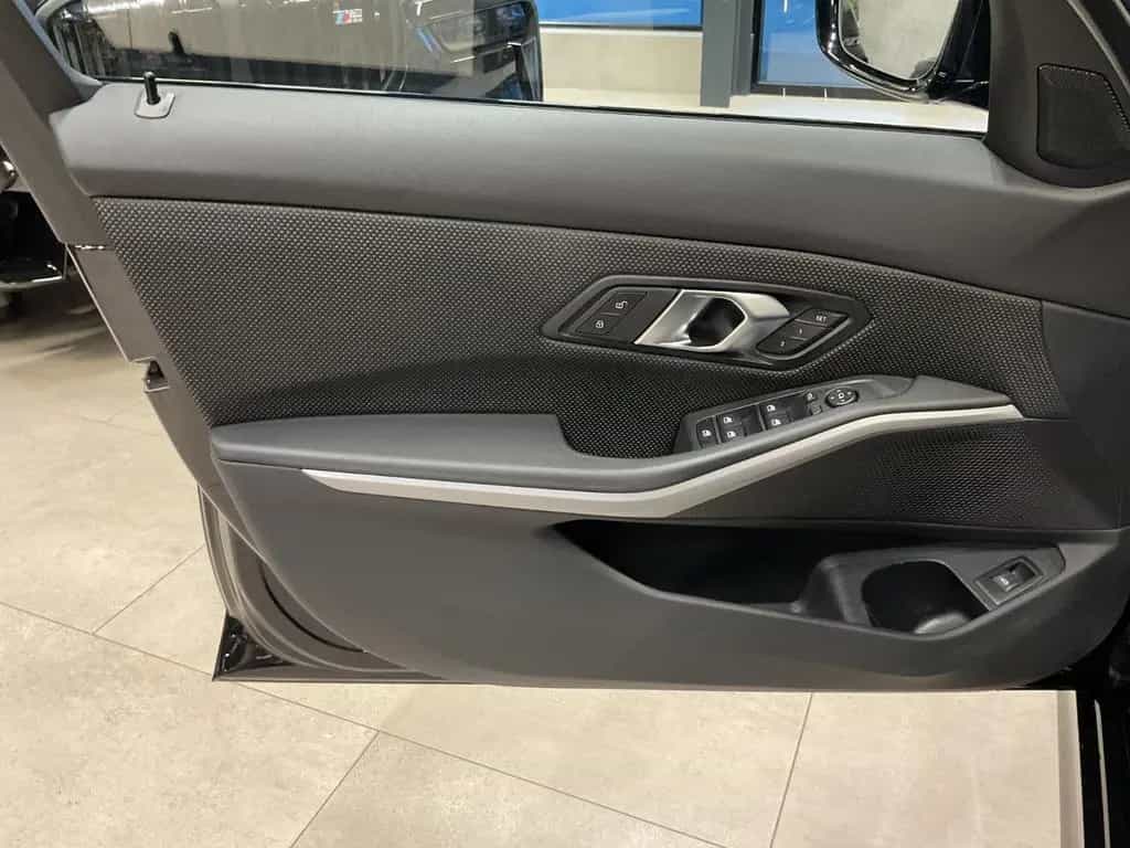BMW 320 d Touring xDr. LED Navi Pano Widescreen 02/2023-photo-46