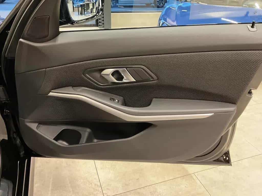 BMW 320 d Touring xDr. LED Navi Pano Widescreen 02/2023-photo-47