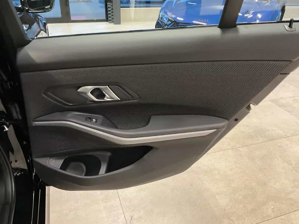 BMW 320 d Touring xDr. LED Navi Pano Widescreen 02/2023-photo-48
