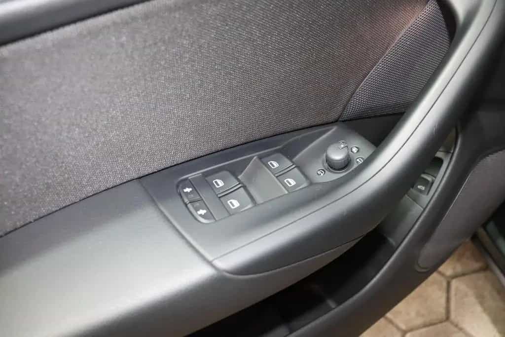 Audi Q3 quattro 2.0 TDI NAVI*XEN*SHZ*PANO 05/2018-photo-22