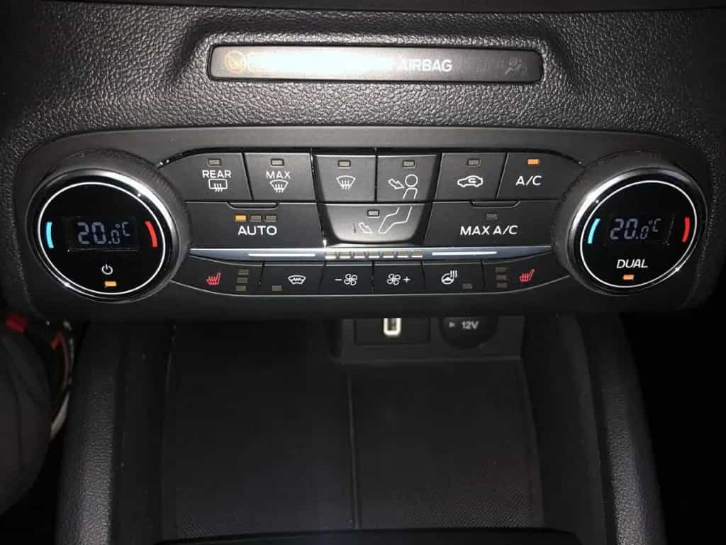 Ford Focus 1.5 EcoBoost ST-Line Fahrassist+Cam+LED 01/2020-photo-7