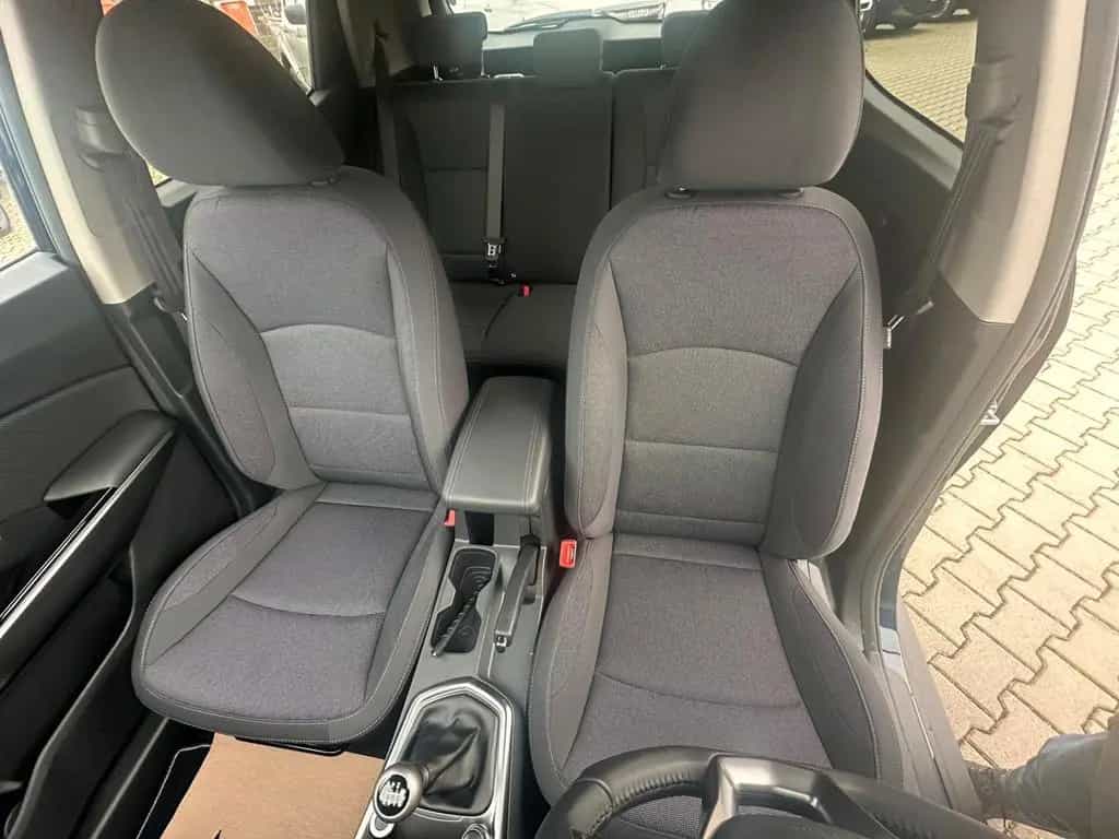 KGM Tivoli 1.5 T-GDI Essential (Nomad) null-photo-13