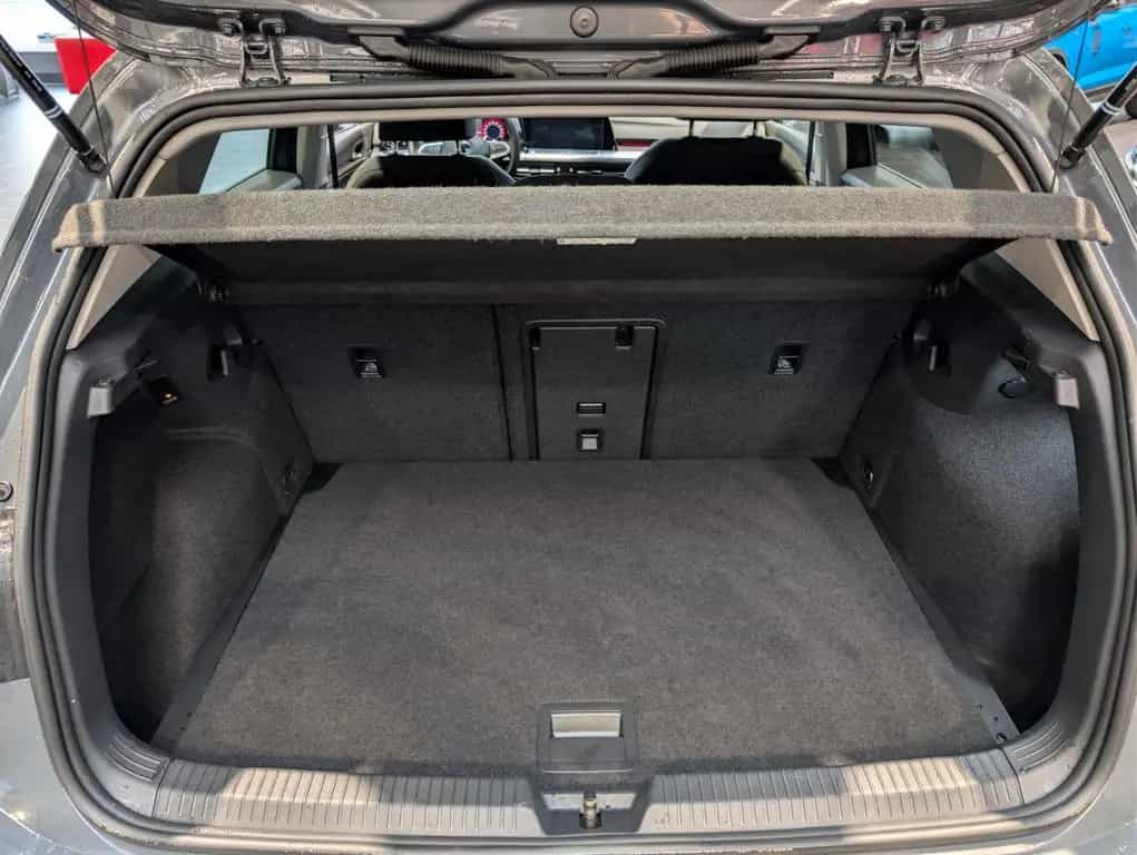 Volkswagen Golf 2.0 TDI SCR DSG Active 11/2022-photo-11