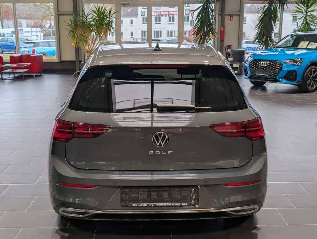 Volkswagen Golf 2.0 TDI SCR DSG Active 11/2022-photo-3