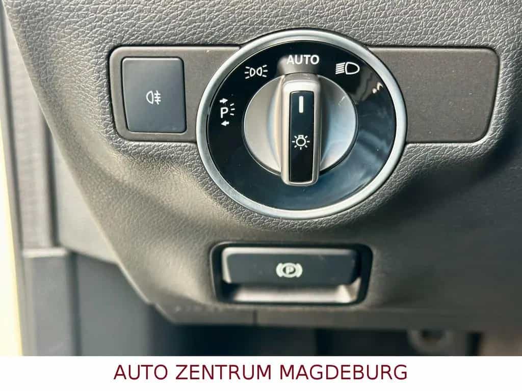 Mercedes-Benz A 220 4Matic*AMG SPORTLINE*AUTOM*NAV*LED 12/2015-photo-24