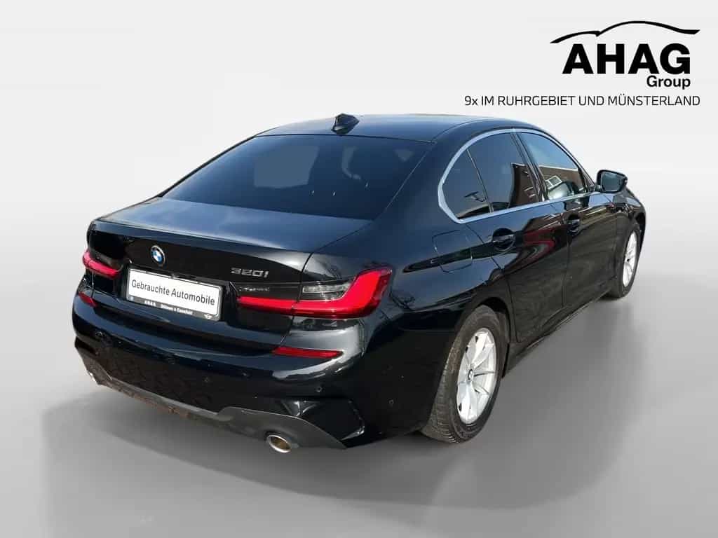 BMW 3 Series i Limousine 06/2021-photo-3
