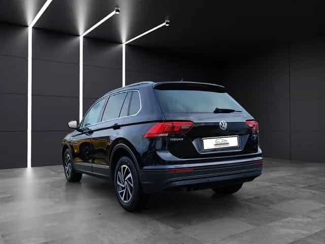 Volkswagen Tiguan 2.0TSI Highline 4x4 DSG Standheizung Navi 04/2018-photo-3