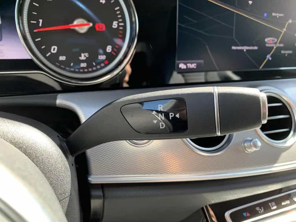 Mercedes-Benz E 220 E220d Limousine Standhzg+Navi+LED+Ambiente 11/2020-photo-19