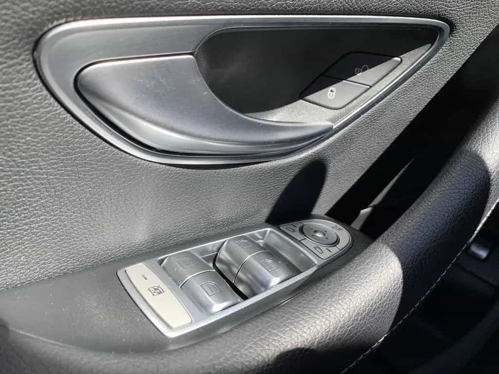 Mercedes-Benz E 220 E220d Limousine Standhzg+Navi+LED+Ambiente 11/2020-photo-25