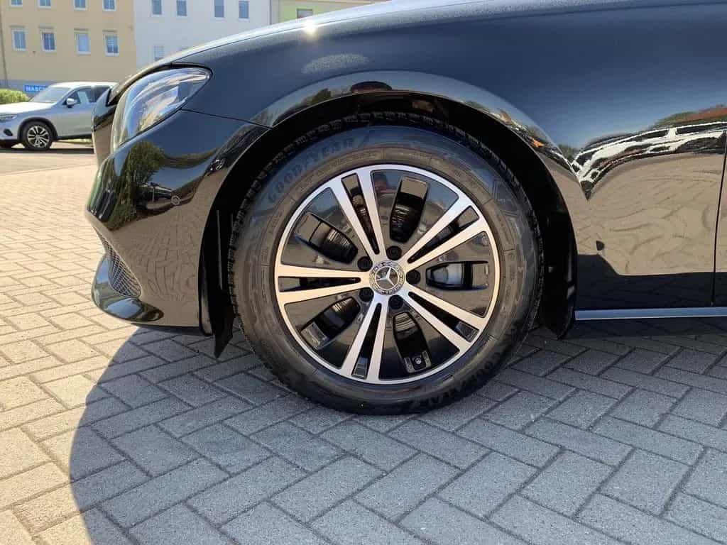 Mercedes-Benz E 220 E220d Limousine Standhzg+Navi+LED+Ambiente 11/2020-photo-27