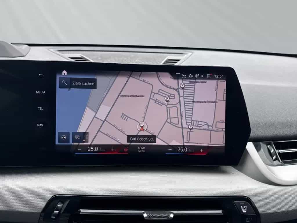 BMW X1 sDrive18d H&K HUD Aktivsitz mit Memory SHZ 08/2023-photo-10