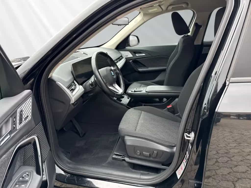 BMW X1 sDrive18d H&K HUD Aktivsitz mit Memory SHZ 08/2023-photo-7