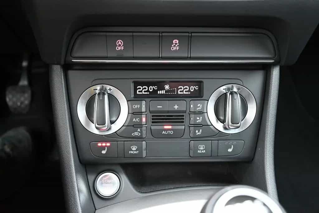 Audi Q3 2.0 TDI quattro S-Line/LED/ 18 Zoll/2. Hand 03/2014-photo-16