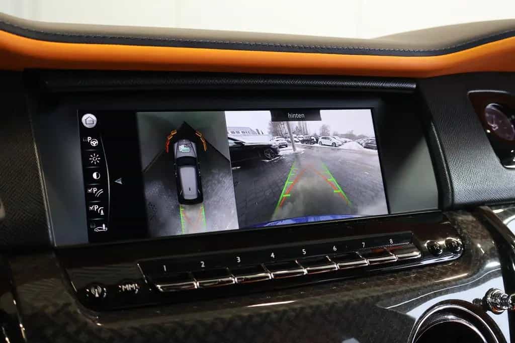Rolls-Royce Cullinan 6.8 V12 Black Badge TV+SKY+MANDARIN+22" 03/2023-photo-12
