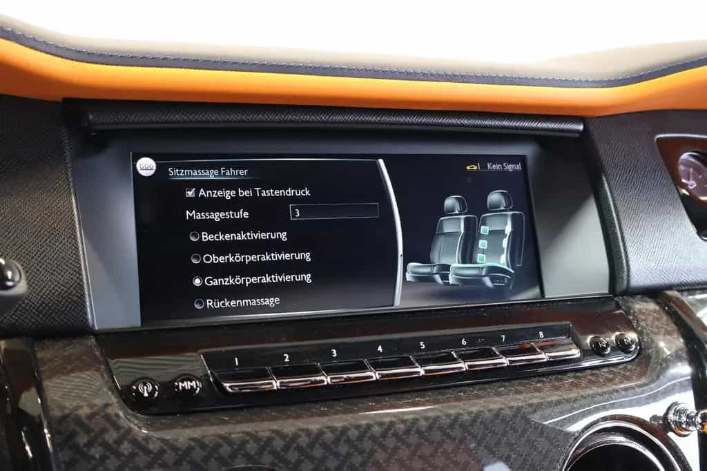 Rolls-Royce Cullinan 6.8 V12 Black Badge TV+SKY+MANDARIN+22" 03/2023-photo-14