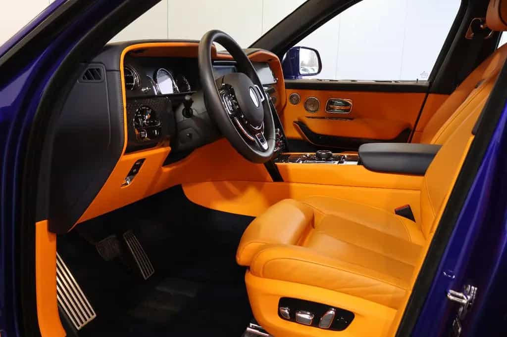 Rolls-Royce Cullinan 6.8 V12 Black Badge TV+SKY+MANDARIN+22" 03/2023-photo-20