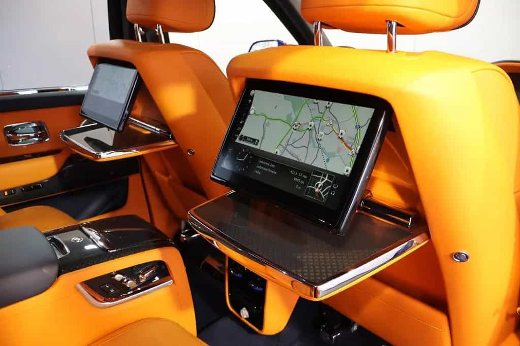 Rolls-Royce Cullinan 6.8 V12 Black Badge TV+SKY+MANDARIN+22" 03/2023-photo-37