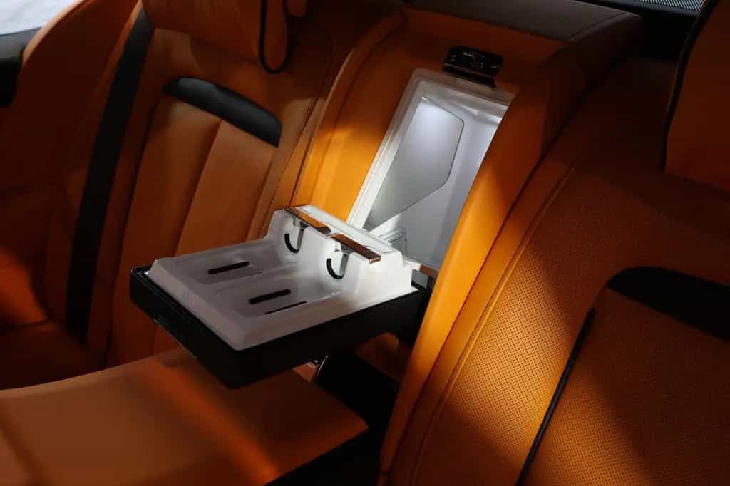 Rolls-Royce Cullinan 6.8 V12 Black Badge TV+SKY+MANDARIN+22" 03/2023-photo-39