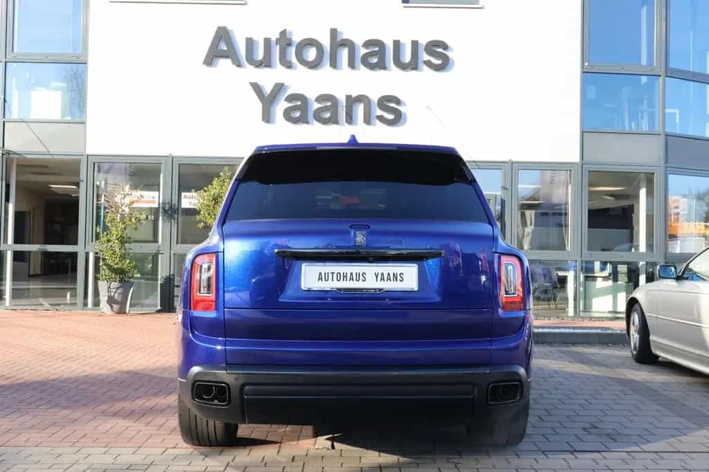 Rolls-Royce Cullinan 6.8 V12 Black Badge TV+SKY+MANDARIN+22" 03/2023-photo-4