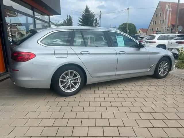 BMW 520 d Touring*LED*Kamera*AHK*Head up* El. Sitze* 08/2018-photo-11