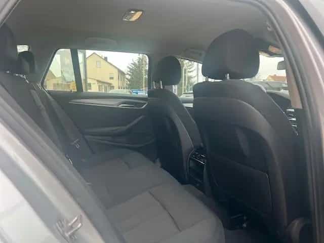 BMW 520 d Touring*LED*Kamera*AHK*Head up* El. Sitze* 08/2018-photo-17