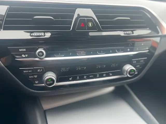 BMW 520 d Touring*LED*Kamera*AHK*Head up* El. Sitze* 08/2018-photo-25